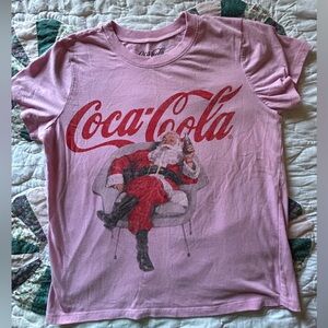 Coca-Cola Santa Christmas Holiday T-Shirt Tee Shirt Pink Festive Size Large *